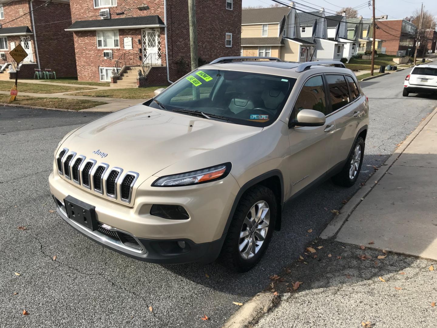 2015 Gold /Black Jeep Cherokee Limited (1C4PJMDS5FW) with an 3.2 V6 engine, Automatic transmission, located at 577 Chester Pike, Prospect Park, PA, 19076, (610) 237-1015, 39.886154, -75.302338 - Photo#3